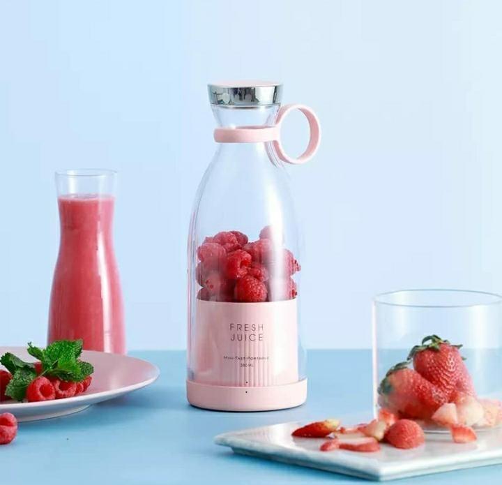 Traveler 2.0: Portable Mini Juice & Protein Blender - Your On-the-Go Smoothie Solution!